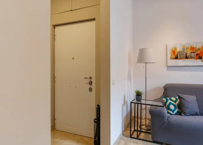 Guesthost - Bright Near Borghese Appartement