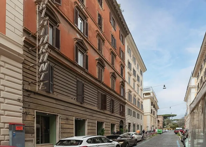 Guesthost - Bright Near Borghese *